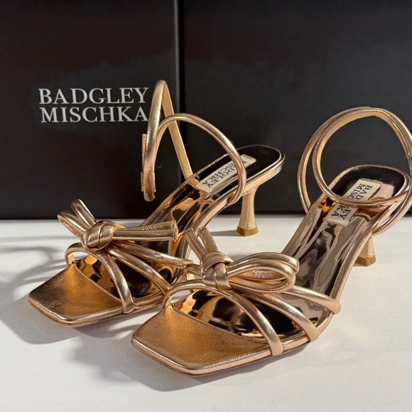 Badgley Mischka Loyalty Ankle Strap Knotted Heel Sandals Size 6 NEW - Picture 3 of 13